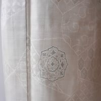 【袷】トール＆ゆとりサイズ　切り嵌め模様　白大島紬