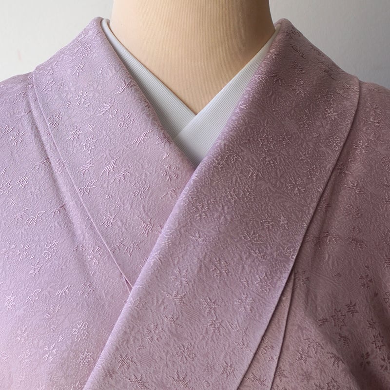 袷】京都ゑり善扱い トールサイズ 石竹色地 四季草花地紋 一つ紋 袷】京都ゑり善扱い トールサイズ 石竹色地 四季草花地紋 一つ紋