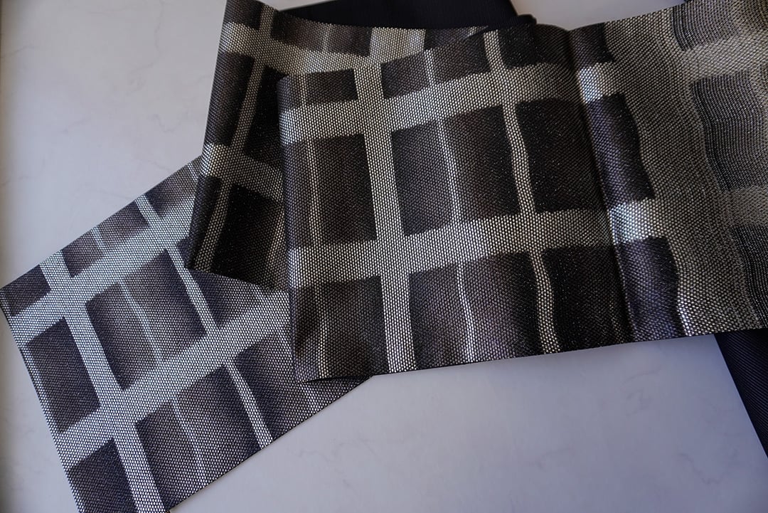 袋帯 軽い 市松 変わり格子 モノトーン 銀通し 着物 021a d.025mg 