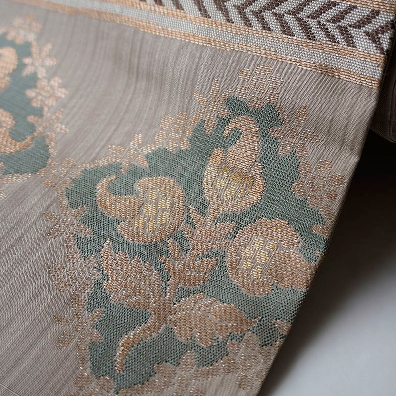 袋帯洛風林花唐草文