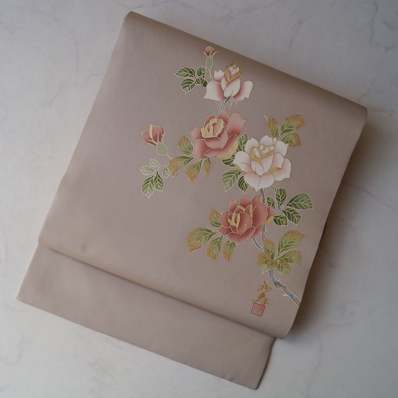 名古屋帯　なごや帯　薔薇 なごや帯】亜麻色地 薔薇文様 塩瀬なごや帯 | 大山キモノ・ちぇ