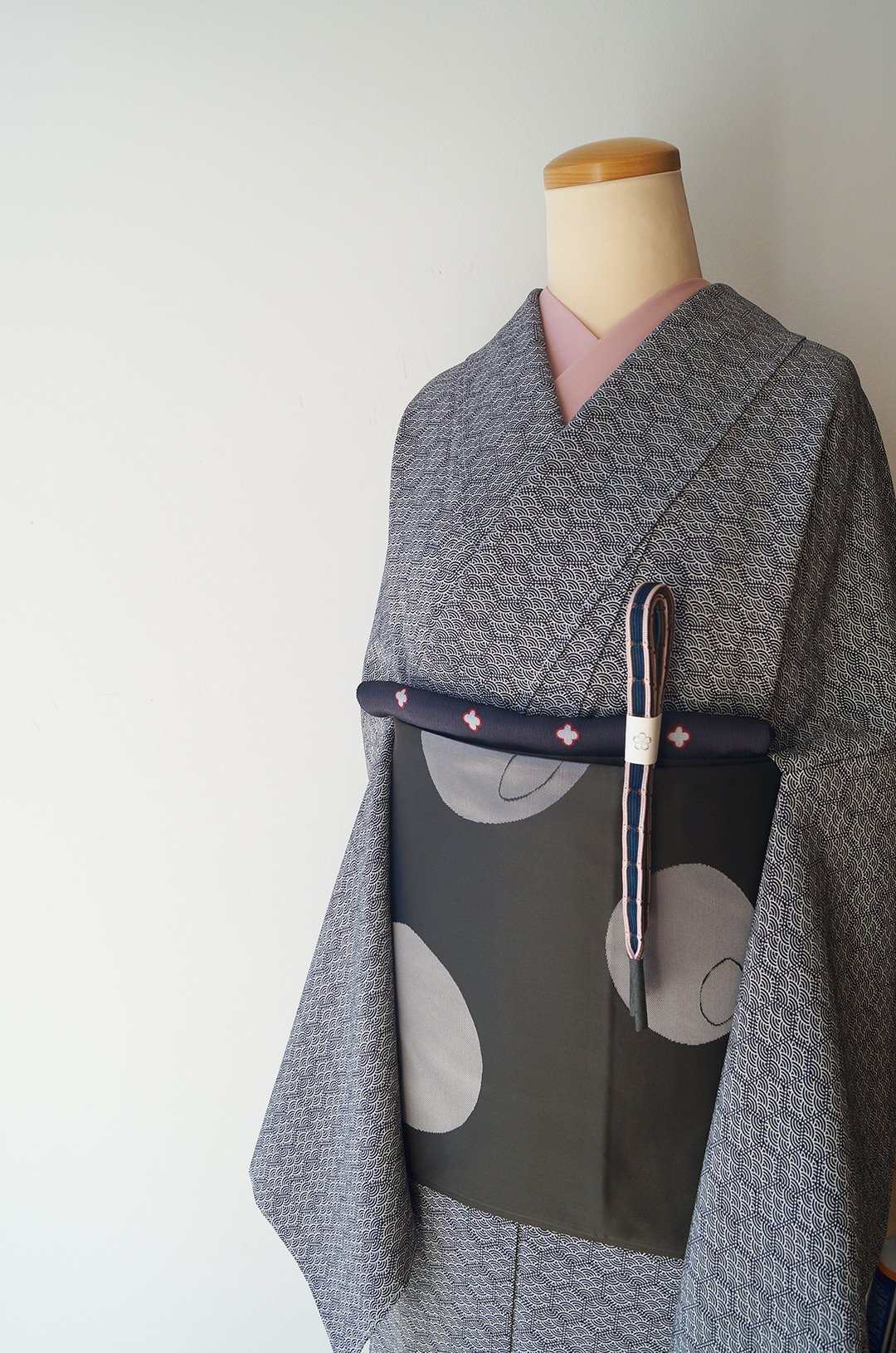 小紋　風景模様　型染　モノトーン　波　家屋　木々　遠山　着物　084w d 小紋 風景模様 型染 モノトーン 波 家屋 木々 遠山 着物 084w d