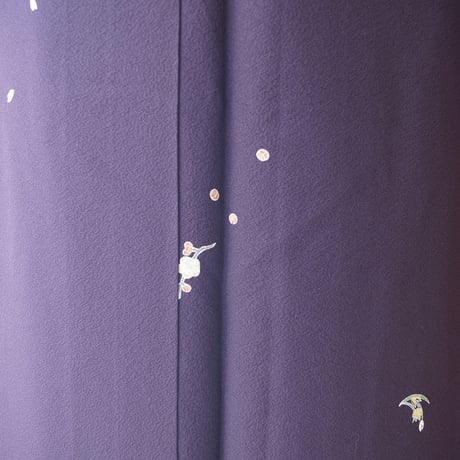 【袷】似せ紫色　四季花飛び柄文　縮緬小紋