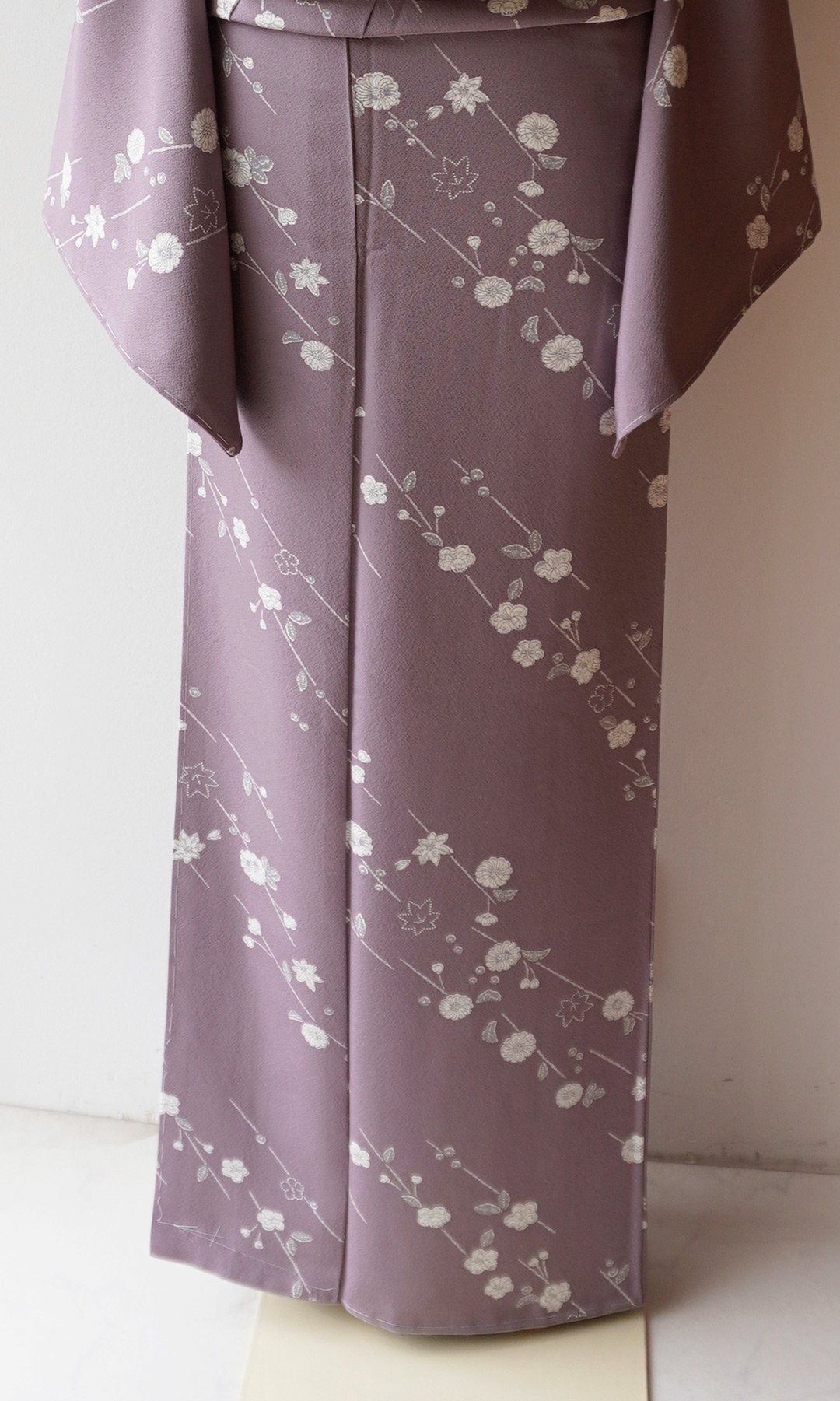 正絹 小紋♡春らしい色 花文様☆お出かけ 観劇☆シルク♡ 正絹 小紋♡春らしい色 花文様☆お出かけ 観劇☆シルク♡