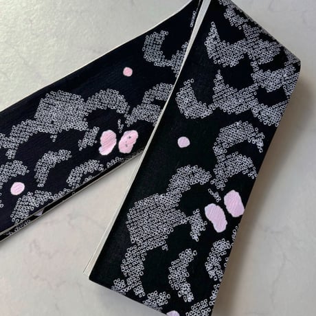 【半幅帯】黒色×白色　抽象文　手絞り半幅帯　240821⑯