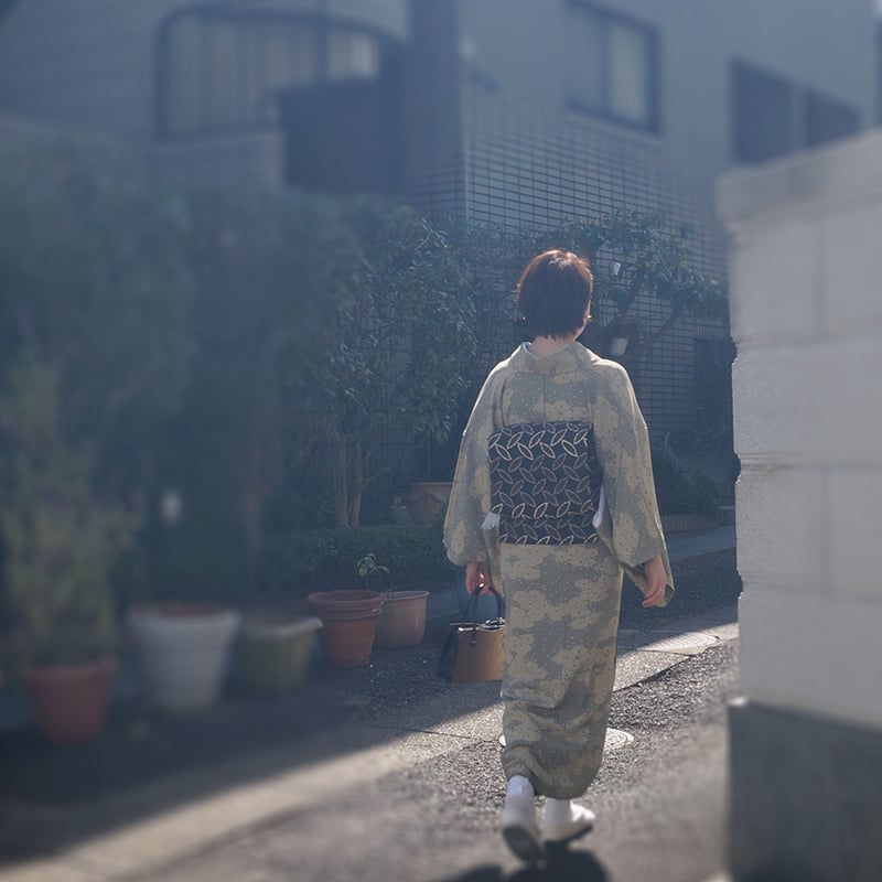 袷】青白橡色 桜吹雪文様 小紋 | 大山キモノ・ちぇらうなぼるた