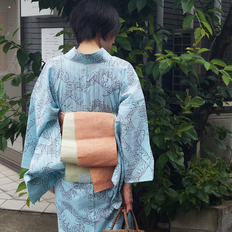 竺仙・浴衣】乱菊 注染ゆかた 白藍色×紅消鼠色 かげろうゆかた 竺仙・浴衣】乱菊 注染ゆかた 白藍色×紅消鼠色 かげろうゆかた