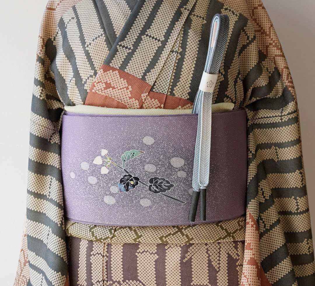 人間国宝　羽田登喜男　鴛鴦　縮緬　九寸名古屋帯　未使用 逸品!絹 名古屋帯☆【人間国宝 羽田登喜男】縮緬 ホタルブクロ