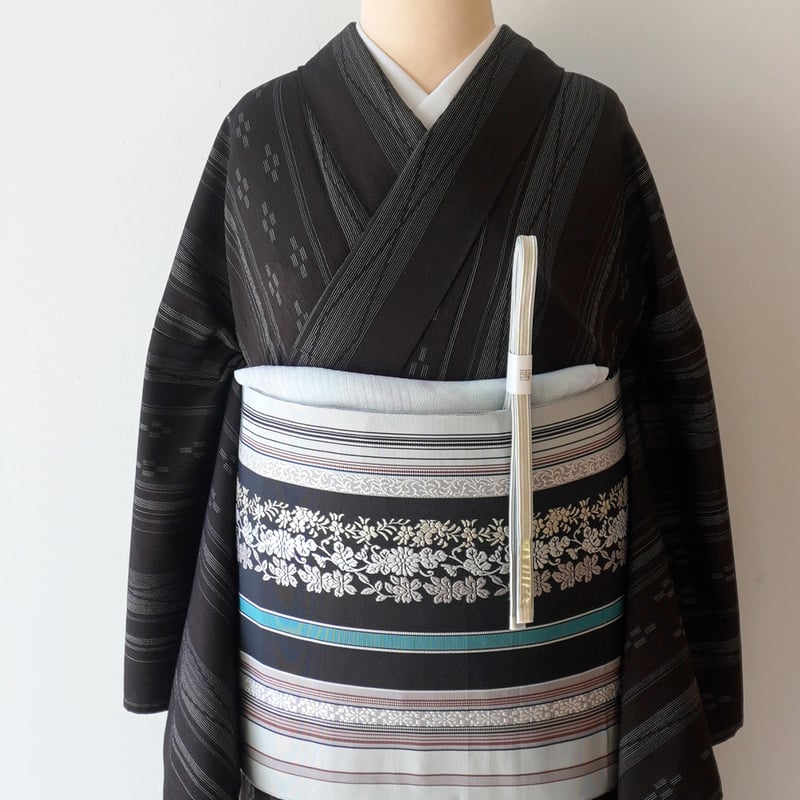 美品 単衣 幾何学模様“貴女好みに粋を召しませ”着物 正絹 お召 3331 美品 単衣 幾何学模様“貴女好みに粋を召しませ”着物 正絹