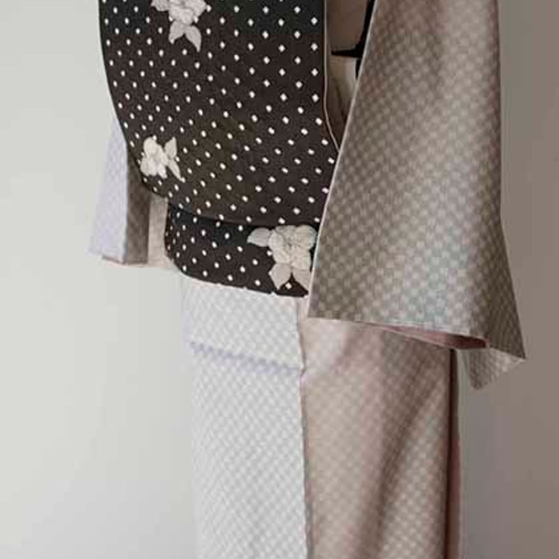 袷】二色暈し 変わり市松柄 白大島紬 | 大山キモノ・ちぇらうなぼるた 