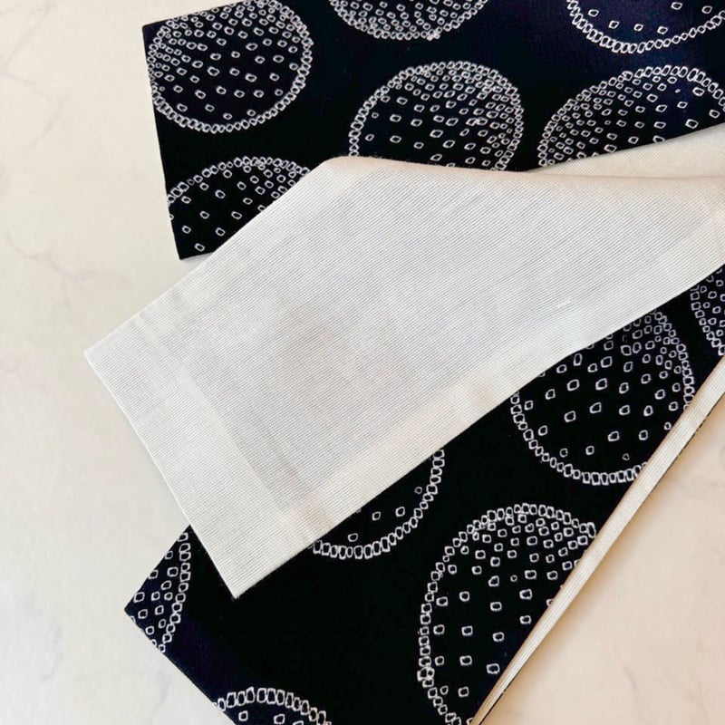 購入者ページ手織りの本麻に手絞りの素敵な半幅帯●半幅帯半巾帯小袋帯●366 半幅帯】黒×白 丸文 手絞り半幅帯 240821⑭ | 大山キモノ・ちぇ