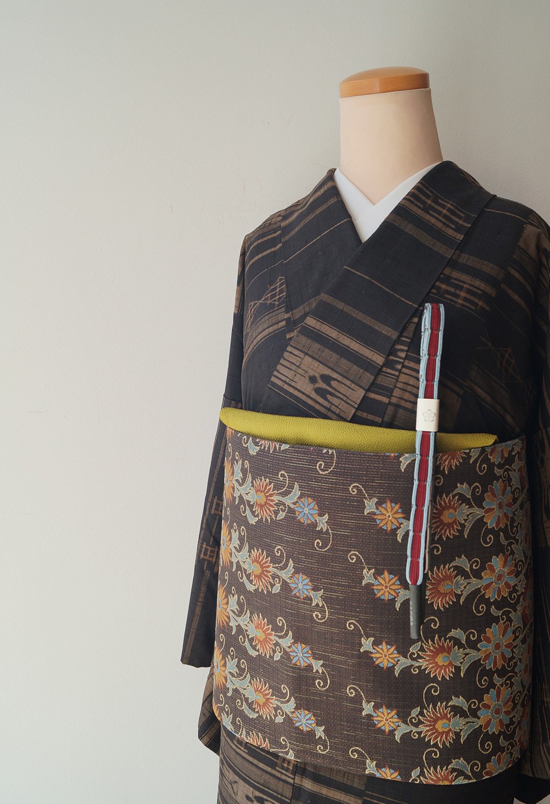 508mt52☆紬 付下げ エスニック柄 絣 くすんだ薄い赤☆美品 508mt52☆紬 付下げ エスニック柄 絣 くすんだ薄い赤☆美品