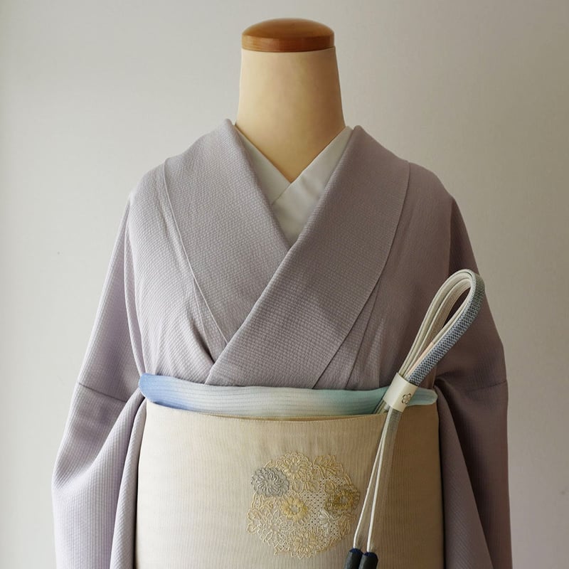 単衣】牡丹鼠 横段地紋 一つ紋色無地 | 大山キモノ・ちぇらうなぼるた 単衣】牡丹鼠 横段地紋 一つ紋色無地 | 大山キモノ・ちぇらうなぼるた