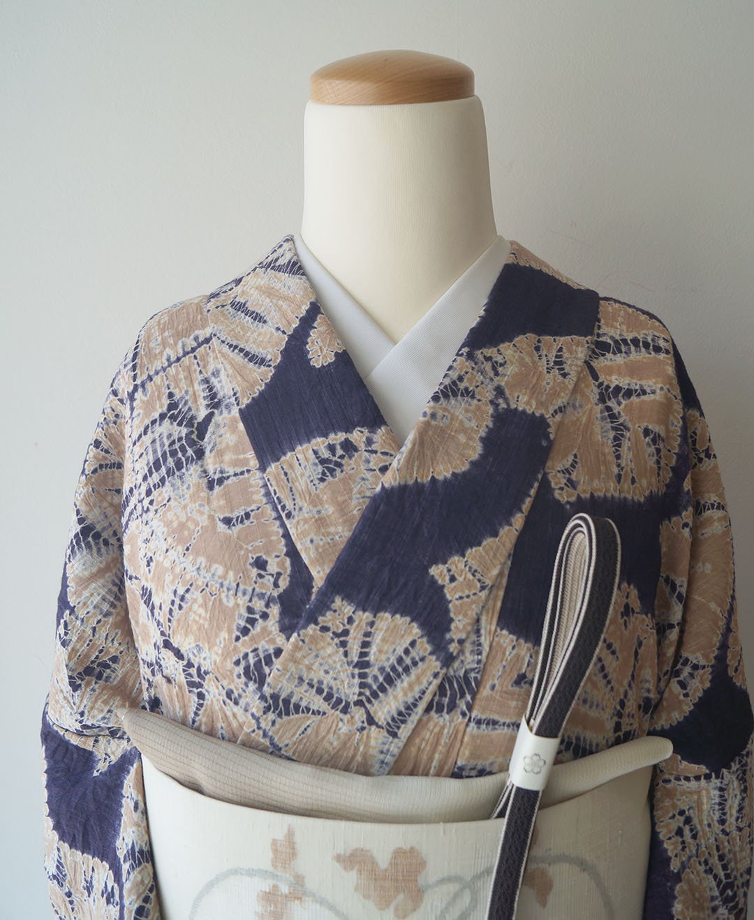 有松絞り浴衣】伽羅色×滅紫色 抽象花文 仕立上がり浴衣 2025