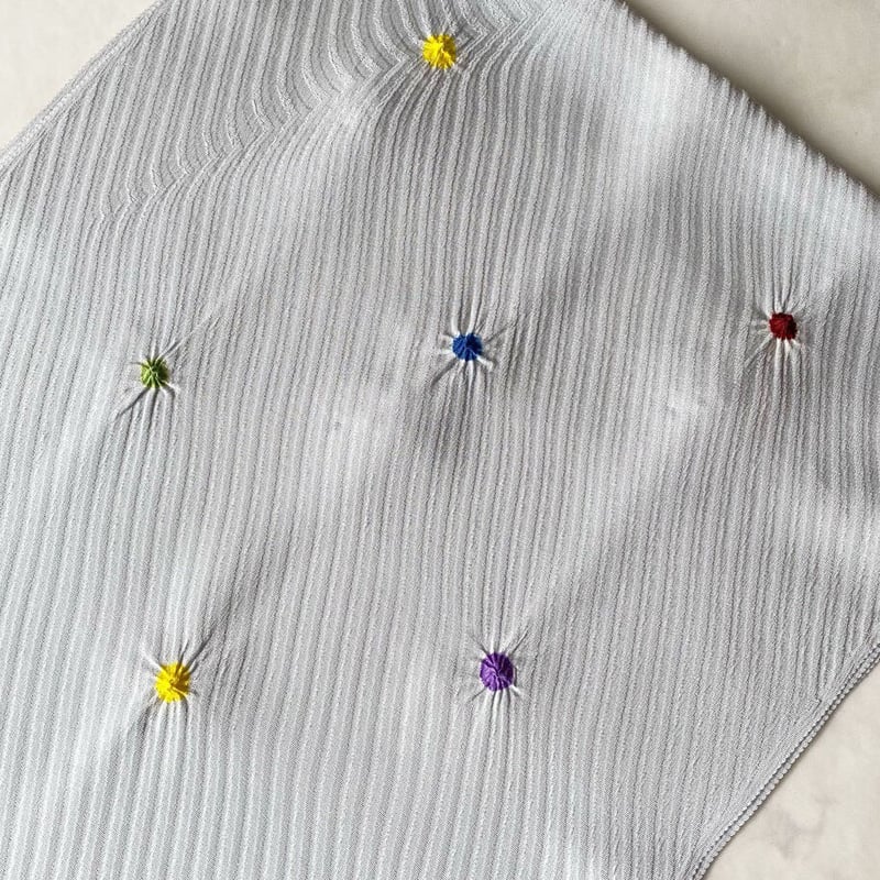 刺繍と絞りを楽しむ 淡い薄紫色の紬袋帯 刺繍と絞りを楽しむ