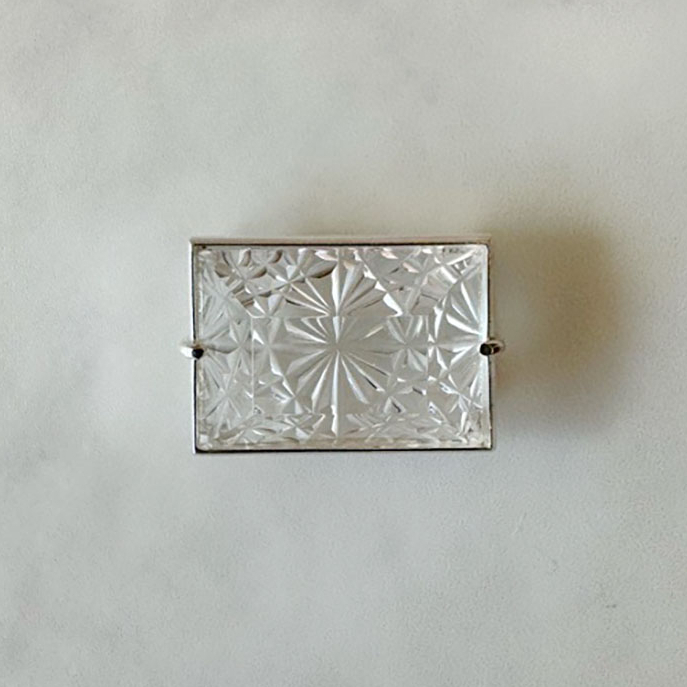 江戸切子　帯留め　伝統工芸 凛として瑞々しい切子の帯留め || THE COVER NIPPON