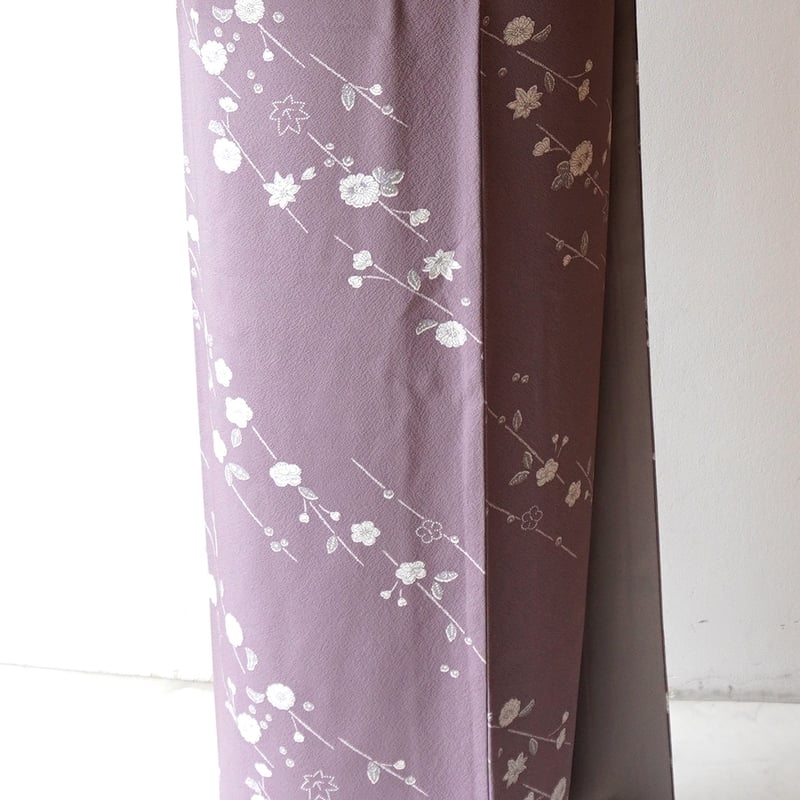 正絹 小紋♡春らしい色 花文様☆お出かけ 観劇☆シルク♡ 正絹 小紋♡春らしい色 花文様☆お出かけ 観劇☆シルク♡
