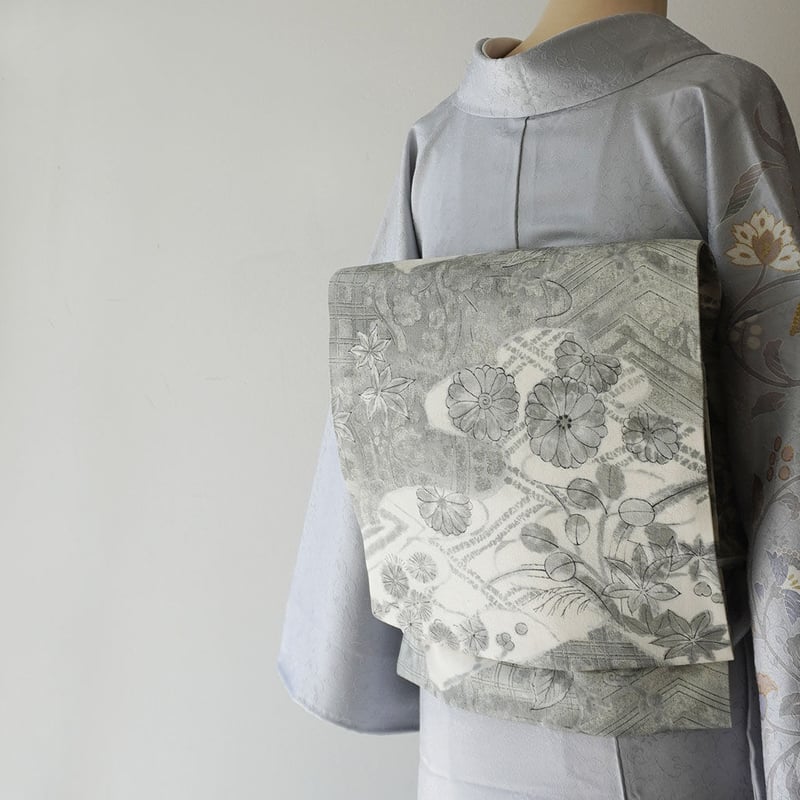 なごや帯】生成色×銀鼠色 綸子地 辻が花調文様 なごや帯 | 大山