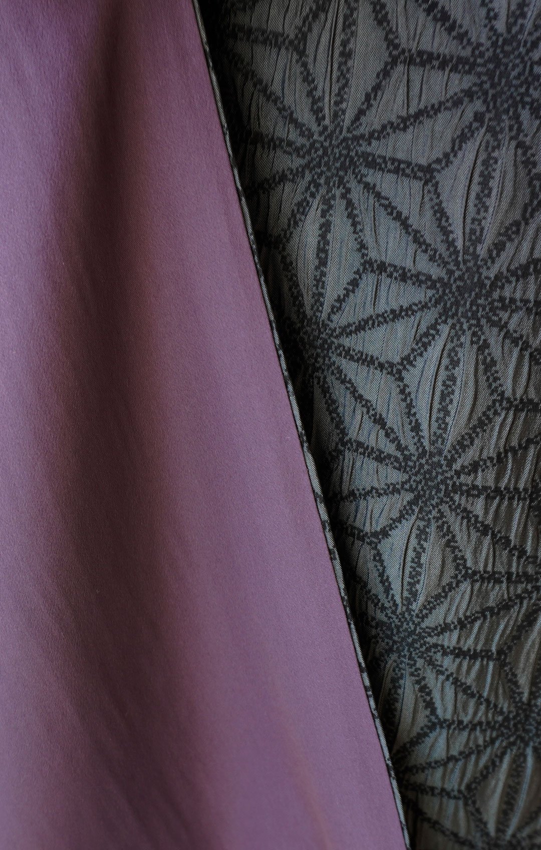 小紋　袷　 黒と茶色麻の葉 袷】濃豆がら茶色地 麻の葉文 小紋 | 大山キモノ・ちぇらうなぼるた