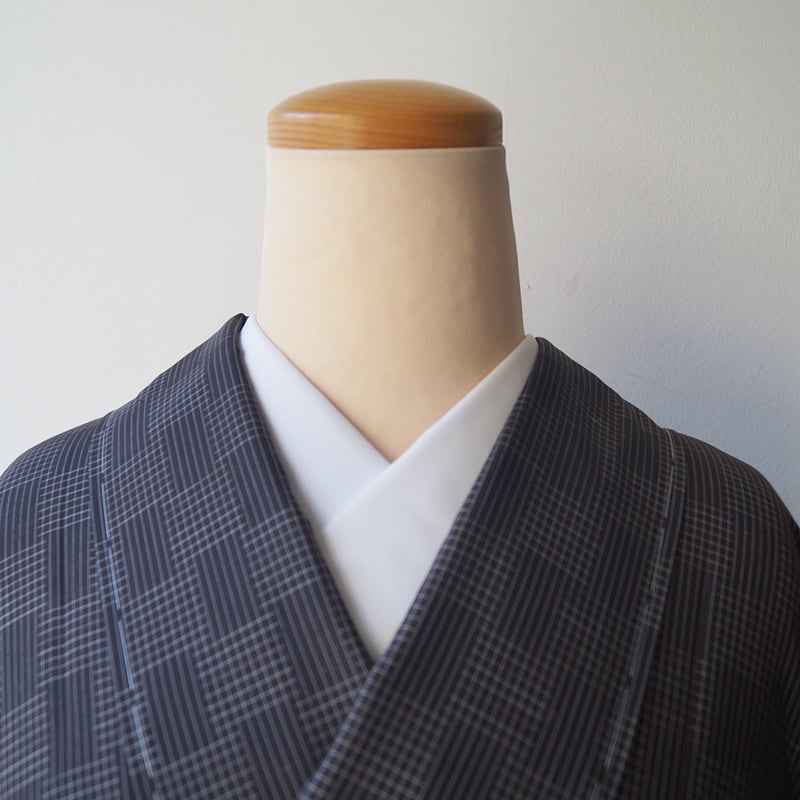 袷】黒色 変わり格子文 縞大島紬 | 大山キモノ・ちぇらうなぼるた 袷】黒色 変わり格子文 縞大島紬 | 大山キモノ・ちぇらうなぼるた