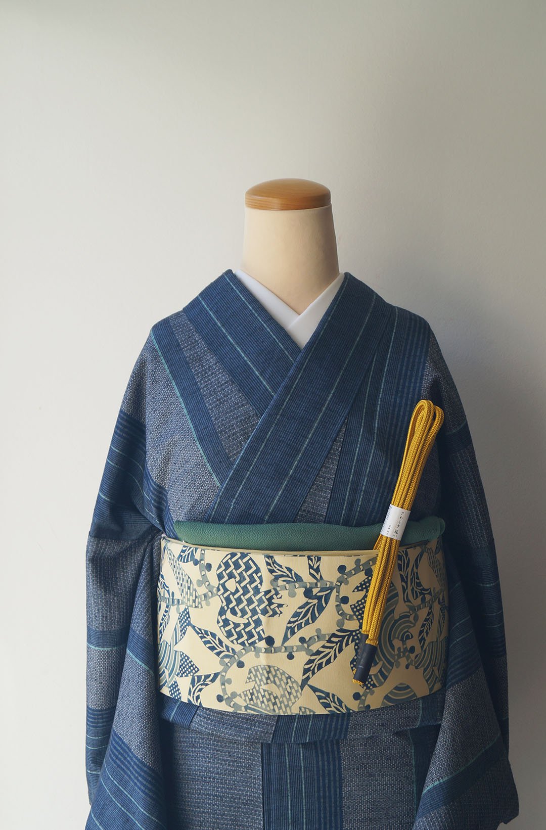紬着物【本場結城紬】縞文様 正絹 灰青色 証紙付 袷着物 龍田屋 藤貫