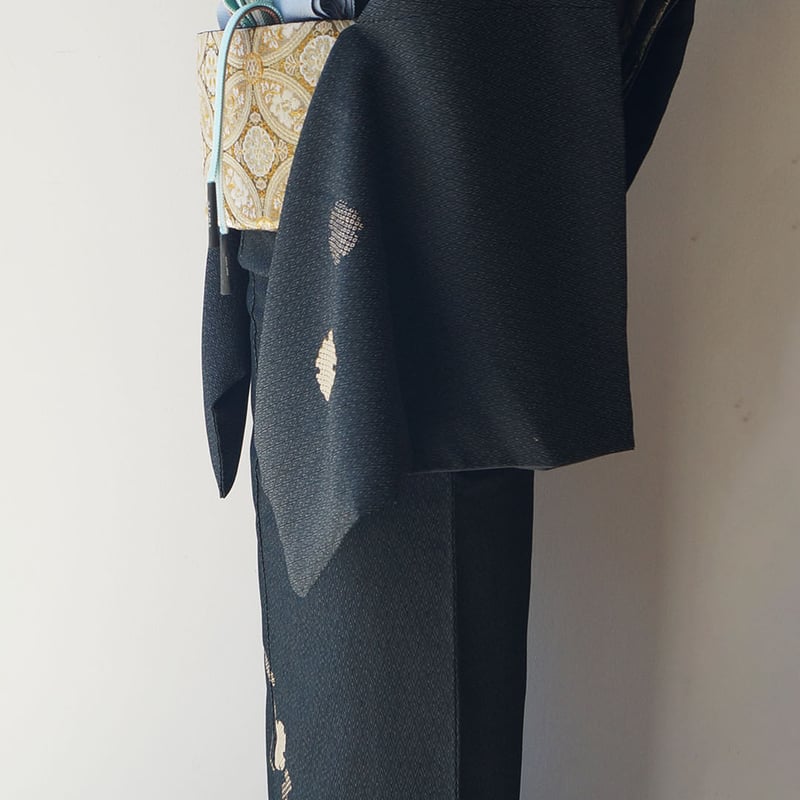 新品　お召し　小紋　雪輪　薄紫 袷】寺崎織物製 菱地紋に鹿の子雪輪 付下お召し | 大山キモノ