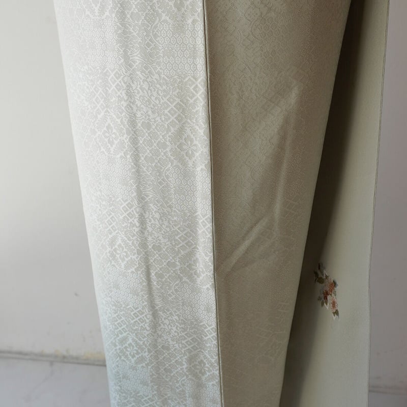 正絹【袷】色無地 花菱地紋 青磁色 身丈160cm裄64cm 正絹【袷】色無地 花菱地紋 青磁色 身丈160cm裄64cm 正絹【袷