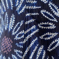 【浴衣】藍地に花文　絞りの浴衣