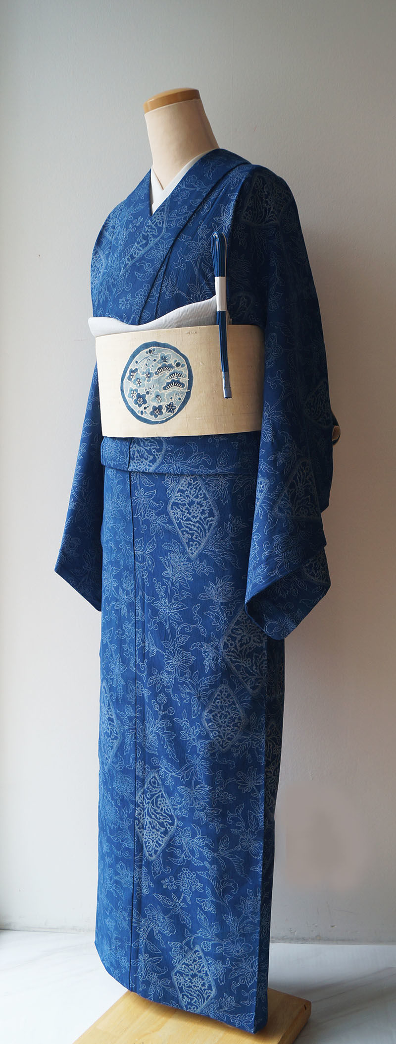 浴衣　(竺仙　浴衣反物　羊歯(しだ)唐草紋様　藍色系) 浴衣 (竺仙 浴衣反物 羊歯(しだ)唐草紋様 藍色系) - メルカリ