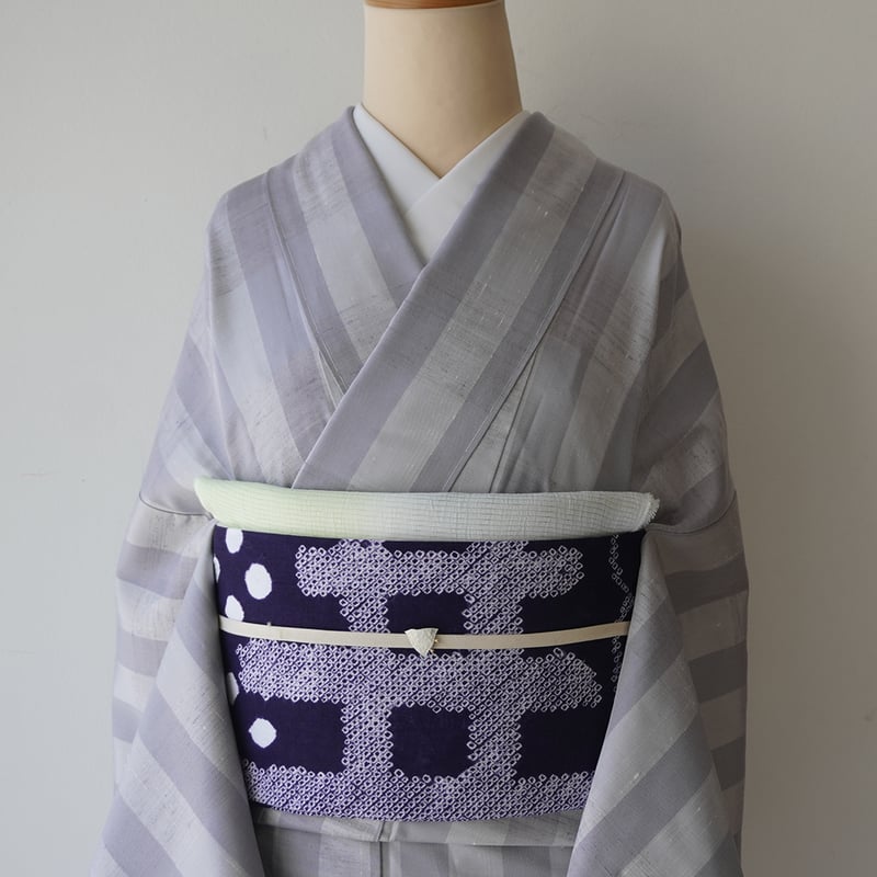 【単衣】涼しげに纏うホワイトグレー　淡い草花模様の紬 単衣塩沢紬 1190-00312 状態良好 | キモノnao