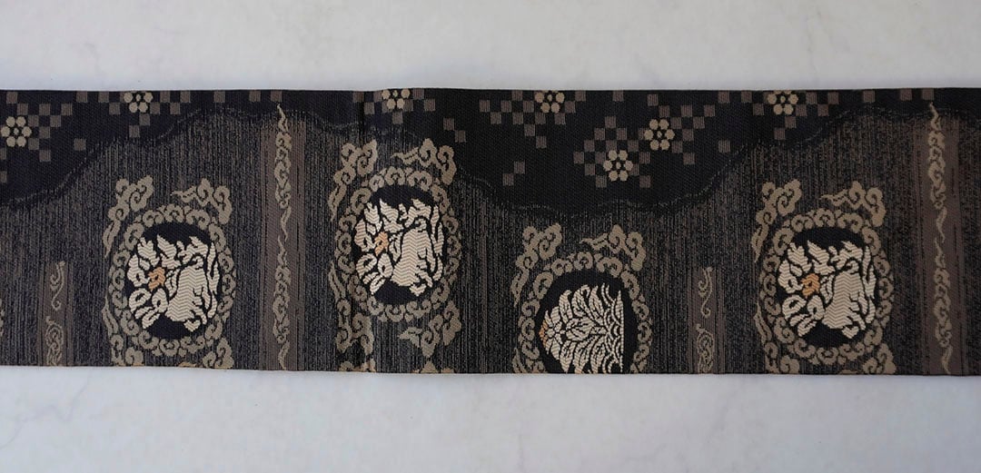 なごや帯】黒地 花兎と花文 なごや帯 | 大山キモノ・ちぇらうな