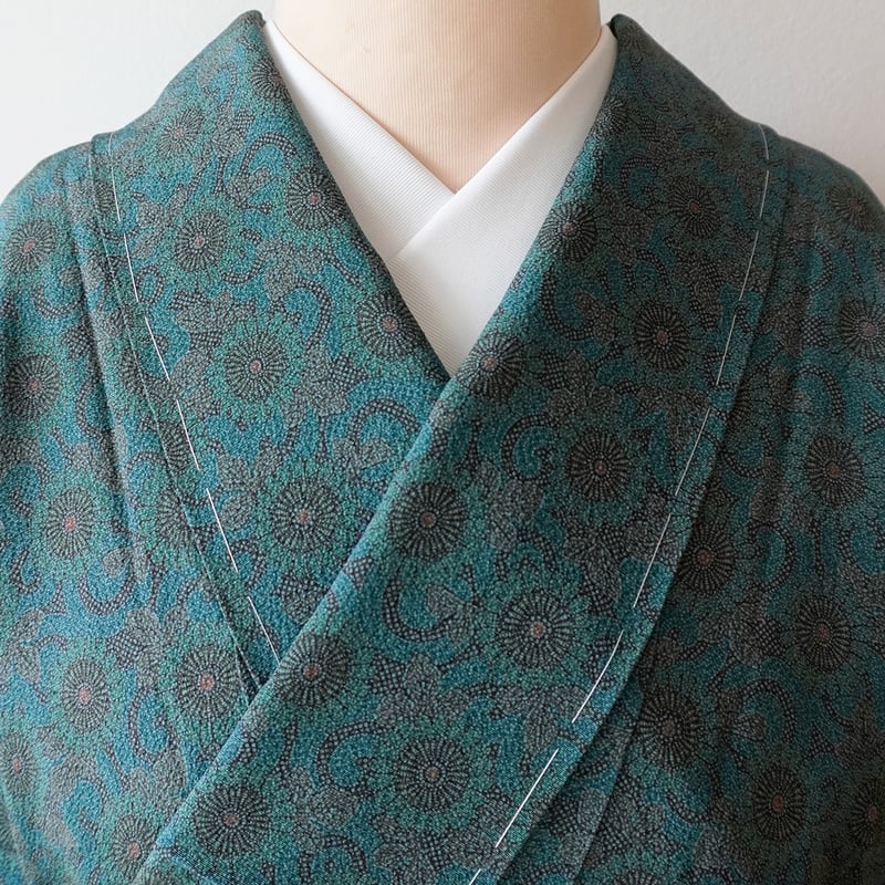 袷】人間国宝中村勇二郎 菊唐草文 小紋 | 大山キモノ・ちぇら 袷】人間国宝中村勇二郎 菊唐草文 小紋 | 大山キモノ・ちぇら