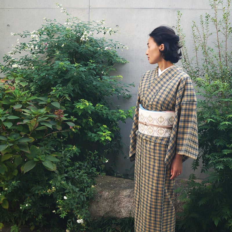 袷】花葉色×鉄紺 新田間道 紬 | 大山キモノ・ちぇらうなぼるた 袷】花葉色×鉄紺 新田間道 紬 | 大山キモノ・ちぇらうなぼるた
