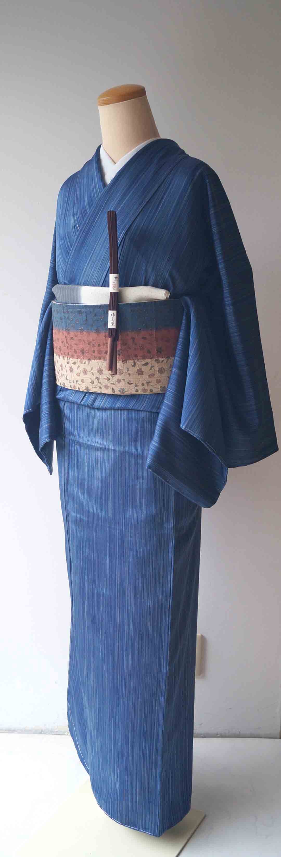 新品未使用　正絹袷　花織藍大島紬単品 美品❣️粋な大島紬袷藍色 新品未使用 正絹袷 花織藍