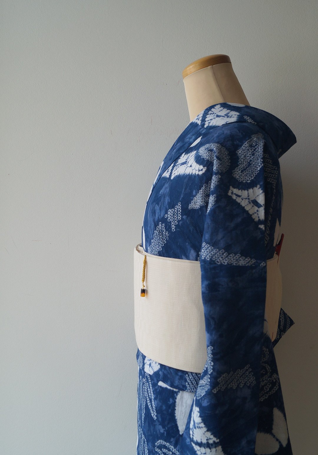 新品 未使用 有松絞り 浴衣 単衣 板締め絞り 花 波文様 藍染 新品 未使用 有松絞り 浴衣 単衣 板締め絞り 花 波文様 藍染