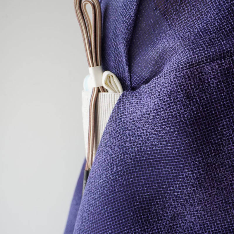 夏・紅梅】深縹×薄花桜 蒔糊斜め暈し 絹紅梅 | 大山キモノ・ちぇ