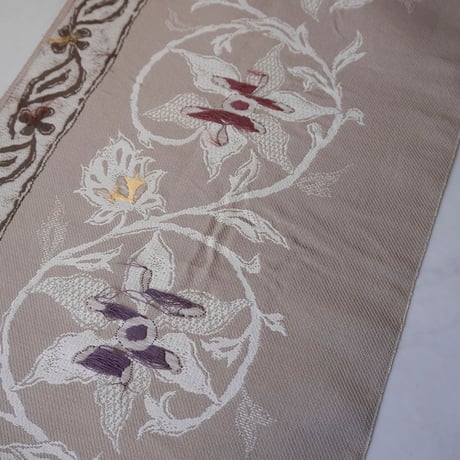 【なごや帯】三越扱い　亜麻色　花唐草文　八寸開きなごや帯