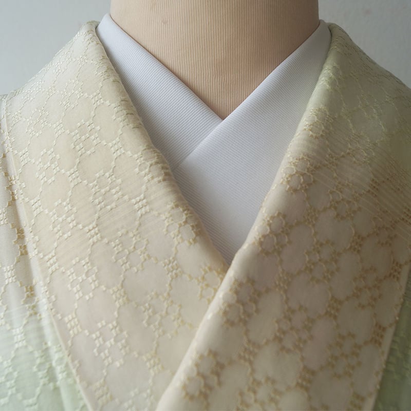 紬(単衣)　(麻の葉紋様　クリーム色系　バチ衿) 紬(単衣) (麻の葉紋様 クリーム色系 バチ衿)