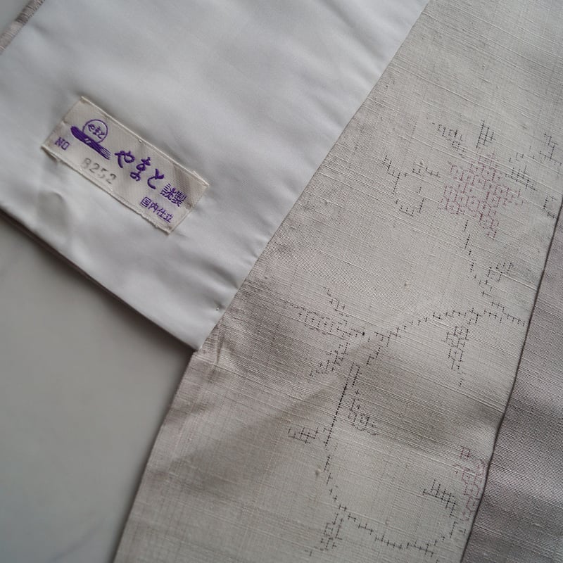 単衣　紬　白紬　小花と唐草　裄cm 正絹 単衣 紬 白紬 小花と唐草 裄cm 正絹 単衣 紬 白橡