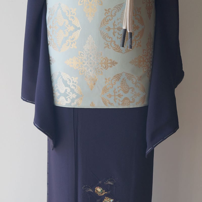 袷】甲斐泰造作 黒紅色 宝尽くし 螺鈿と刺繍入り 色留 | 大山 袷】甲斐泰造作 黒紅色 宝尽くし 螺鈿と刺繍入り 色留 | 大山