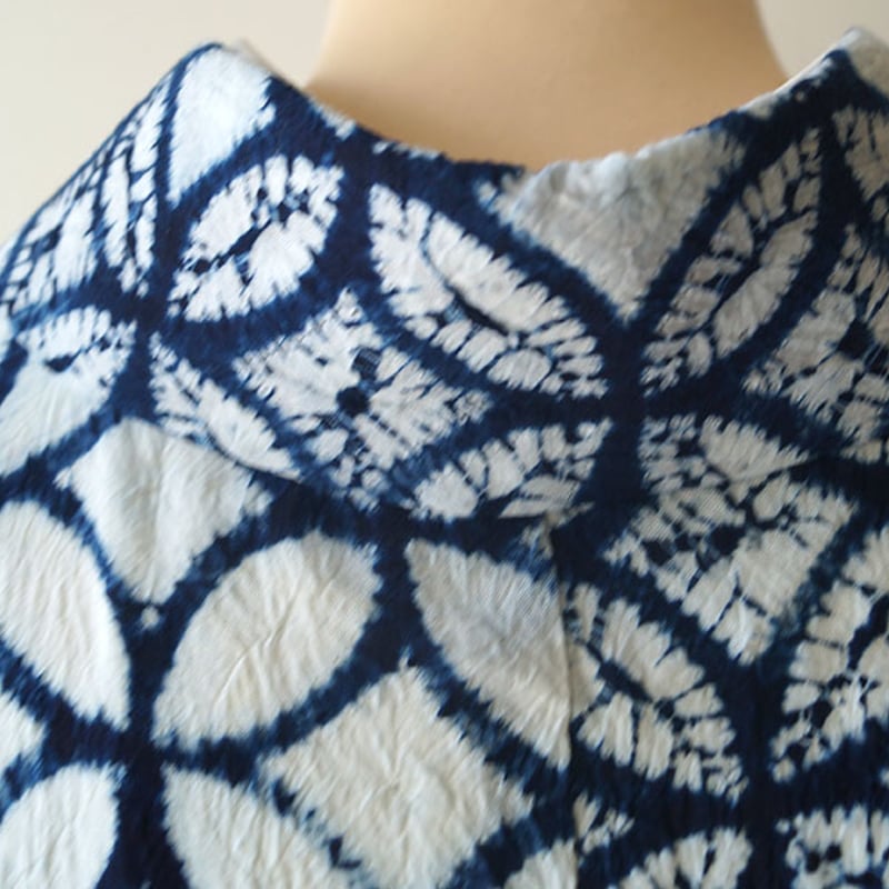 浴衣地【絞り反物】一反　湯のし前　藍染　七宝文様 浴衣】濃藍色×白色 七宝文 絞り浴衣 | 大山キモノ・ちぇらうなぼるた