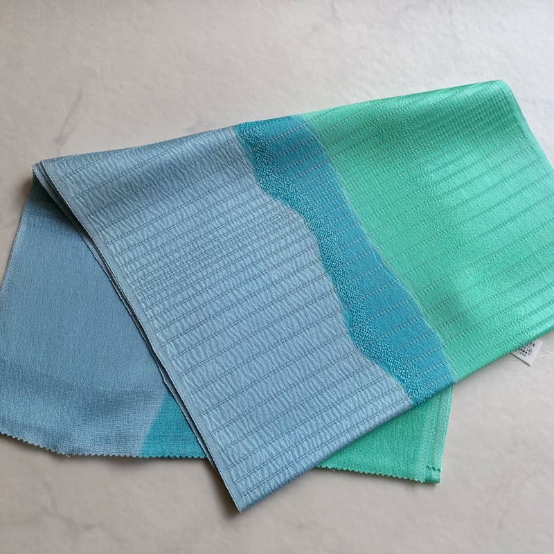 透け感　涼しげ　夏帯　絽ポリ　未使用品　灰青色　桔梗　ススキ図 和小物さくら・帯揚げ】ブルー系 よろけ縞三色ぼかし 絽帯揚げ