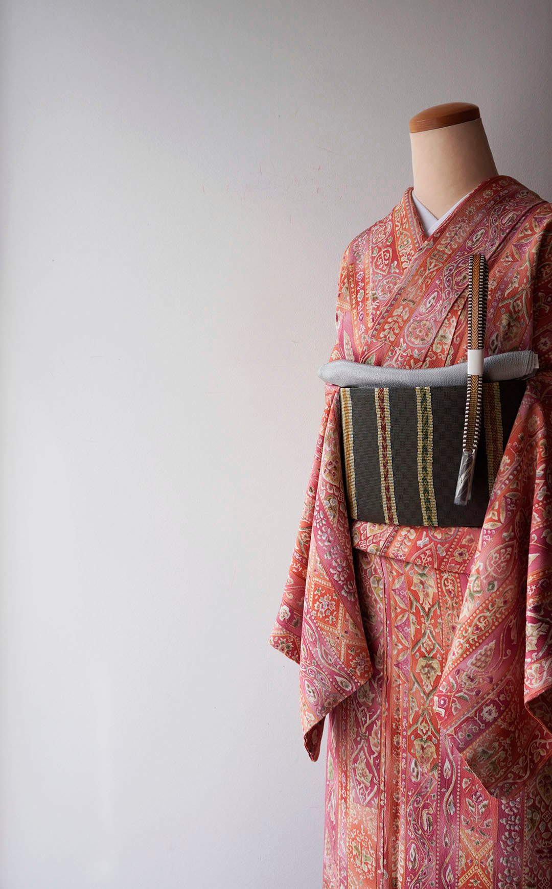 袷】千總製 薄紅暈かし 更紗文 本草木染め 小紋 | 大山キモノ 袷】千總製 薄紅暈かし 更紗文 本草木染め 小紋 | 大山キモノ