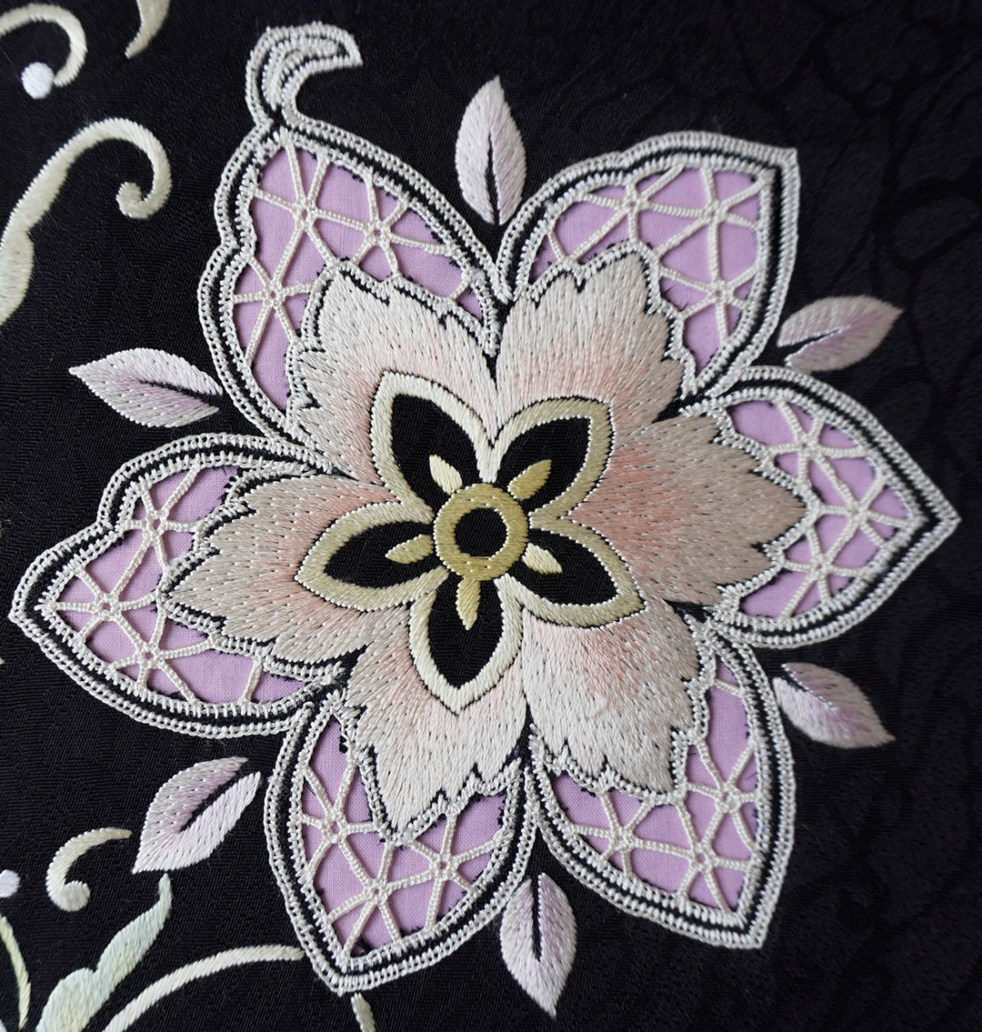 なごや帯】黒地 花刺繍 なごや帯 | 大山キモノ・ちぇらうなぼるた なごや帯】黒地 花刺繍 なごや帯 | 大山キモノ・ちぇらうなぼるた