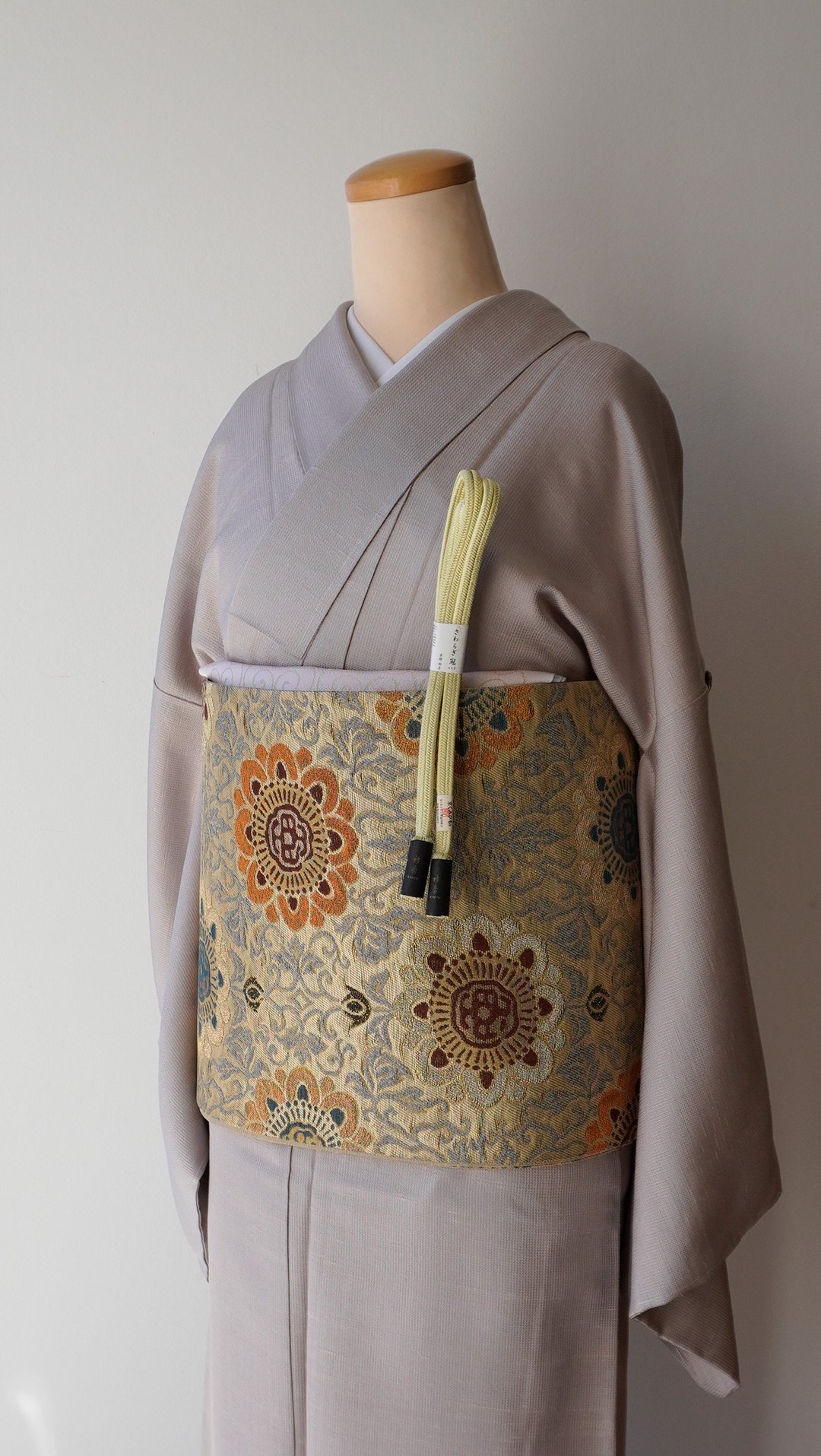 紬の着物　トールサイズ　幾何学模様　身丈167cm 紬 白地に薄赤で幾何学模様 - からん::アンティーク着物
