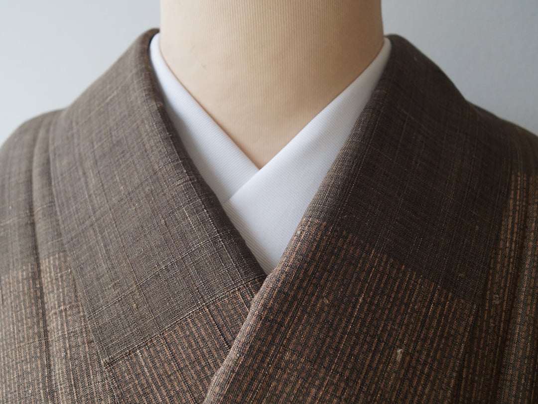 しょうざん 生紬 絵羽小紋 金彩 菊 萩 暈し染 カラー胴裏 正絹 X249 袷】赤墨色 市松文 しょうざん生紬 | 大山キモノ・ちぇらうなぼるた