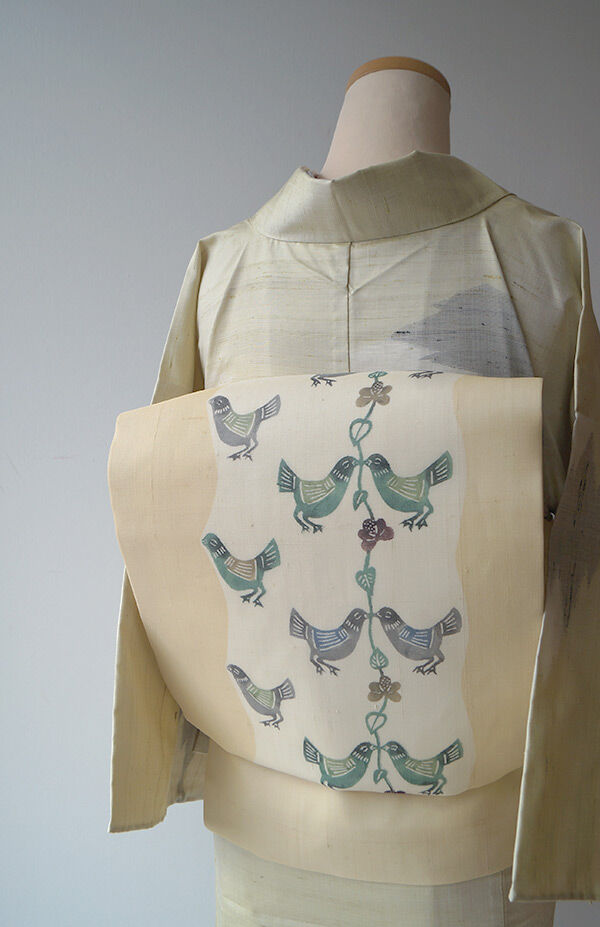 袋帯 手織り綴れ 遠山模様 鳥の子色 O-4132