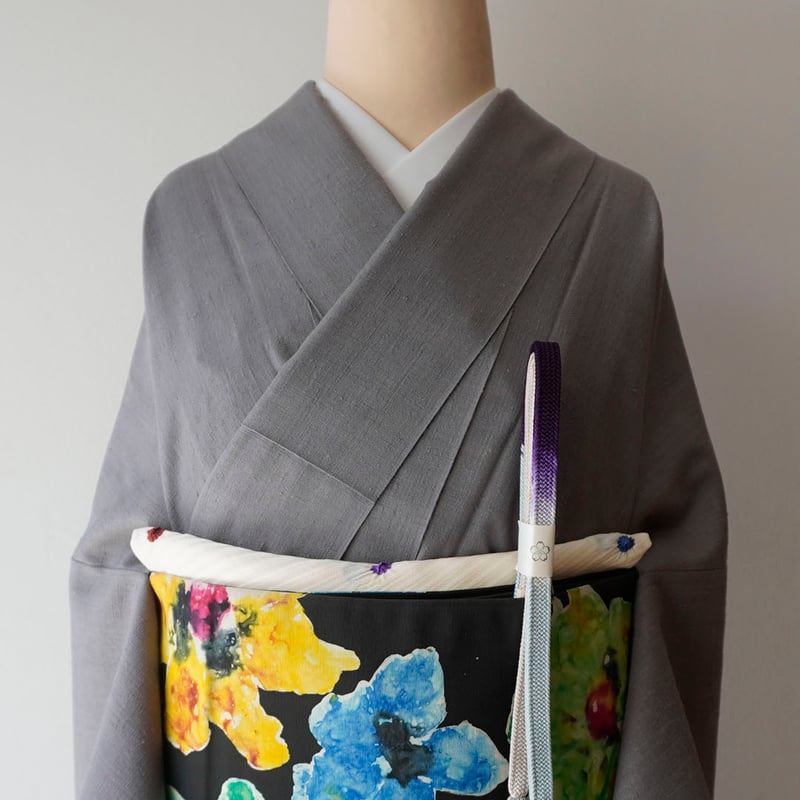 袷】薄鼠色 結城無地紬 仕付け糸付き | 大山キモノ・ちぇらうな 袷】薄鼠色 結城無地紬 仕付け糸付き | 大山キモノ・ちぇらうな