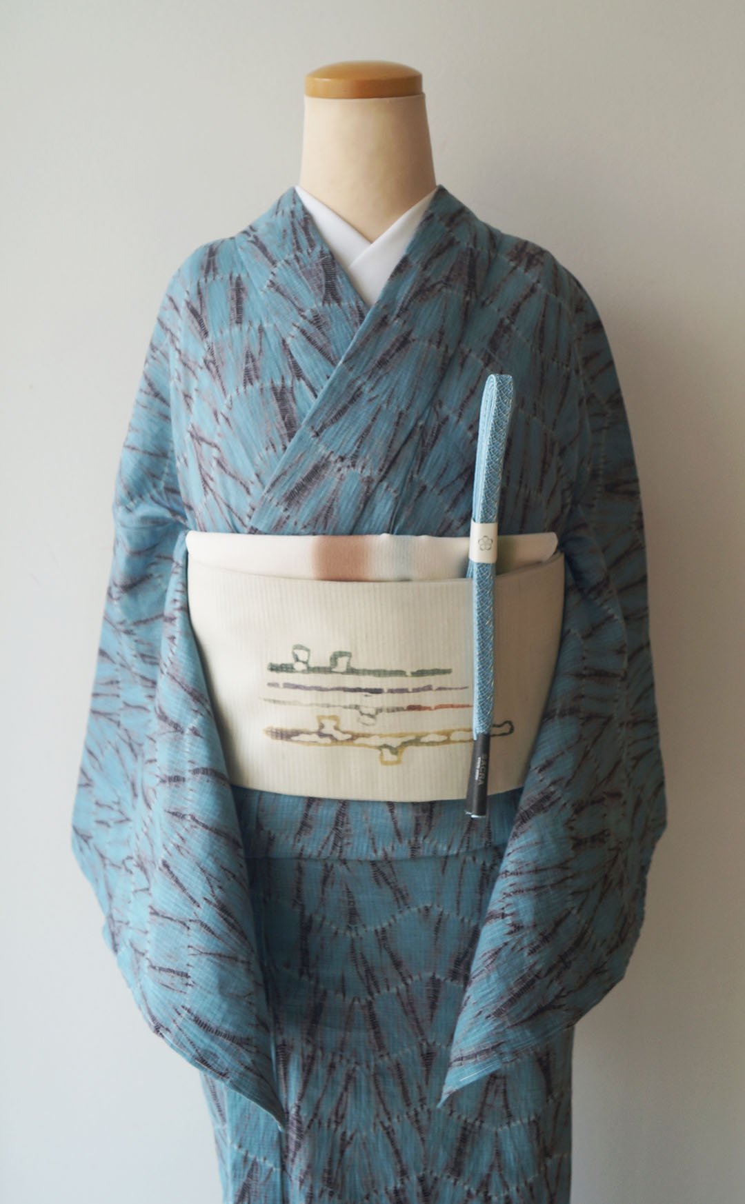 有松絞り浴衣専門店つゆくさ・浴衣】薄納戸色×黒紅 雁木杢目 有松絞り浴衣専門店つゆくさ・浴衣】薄納戸色×黒紅 雁木杢目