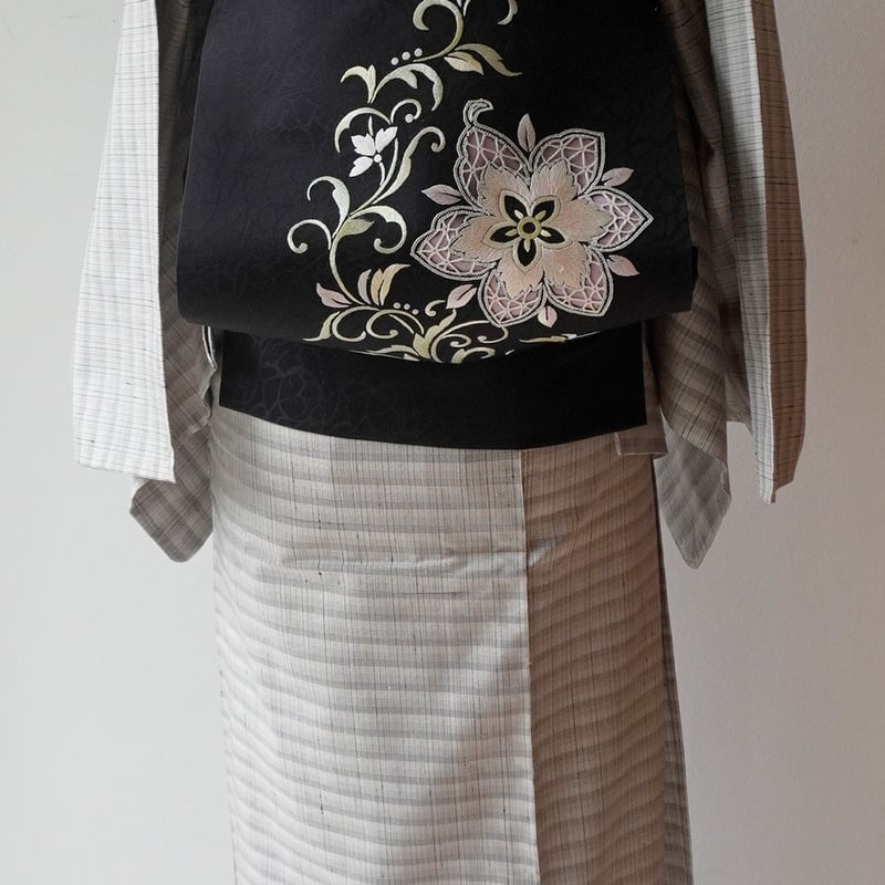 上田紬　小紋　格子模様　着物　001k 単衣】小山憲市 作 紫水晶地 格子横段文 上田紬 | 大山キモノ